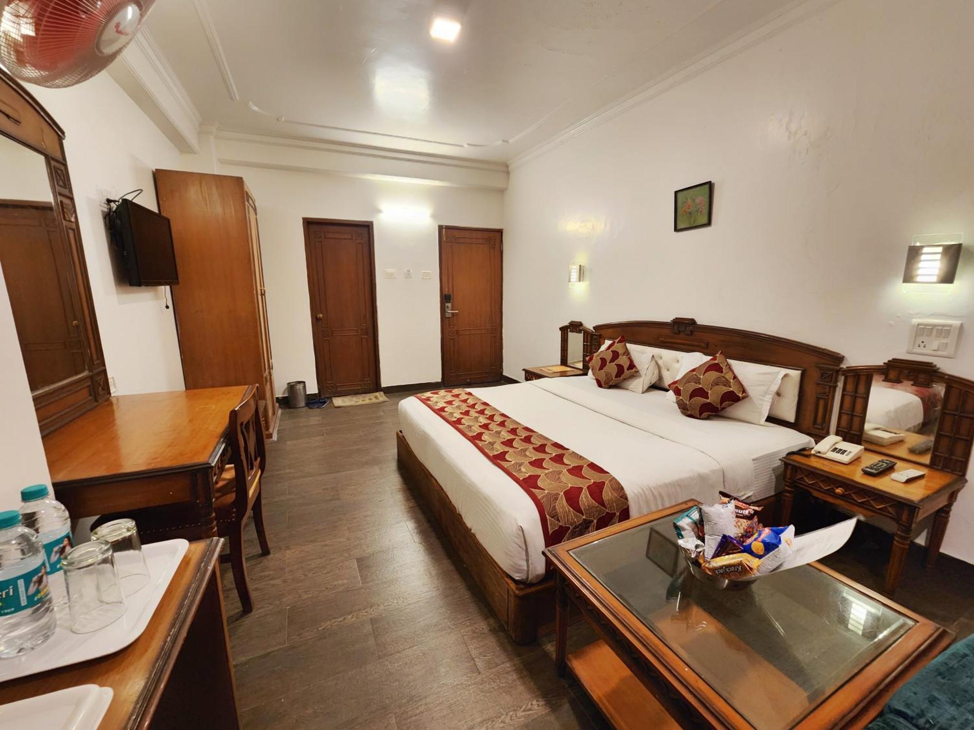 Hotel Surya Шімла Екстер'єр фото