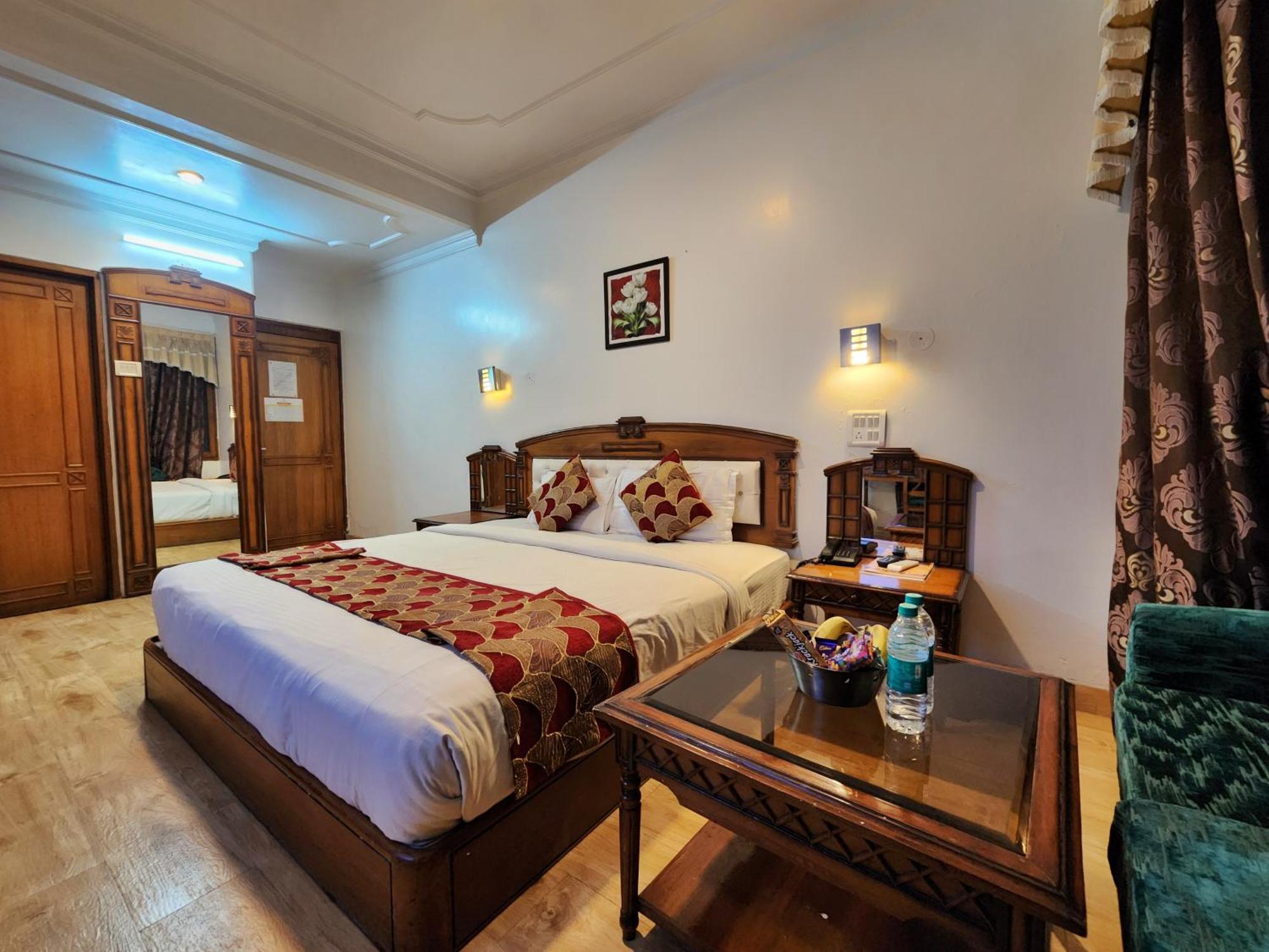 Hotel Surya Шімла Екстер'єр фото