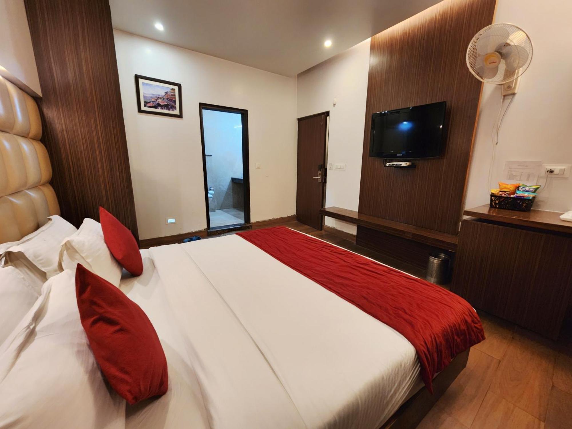 Hotel Surya Шімла Екстер'єр фото
