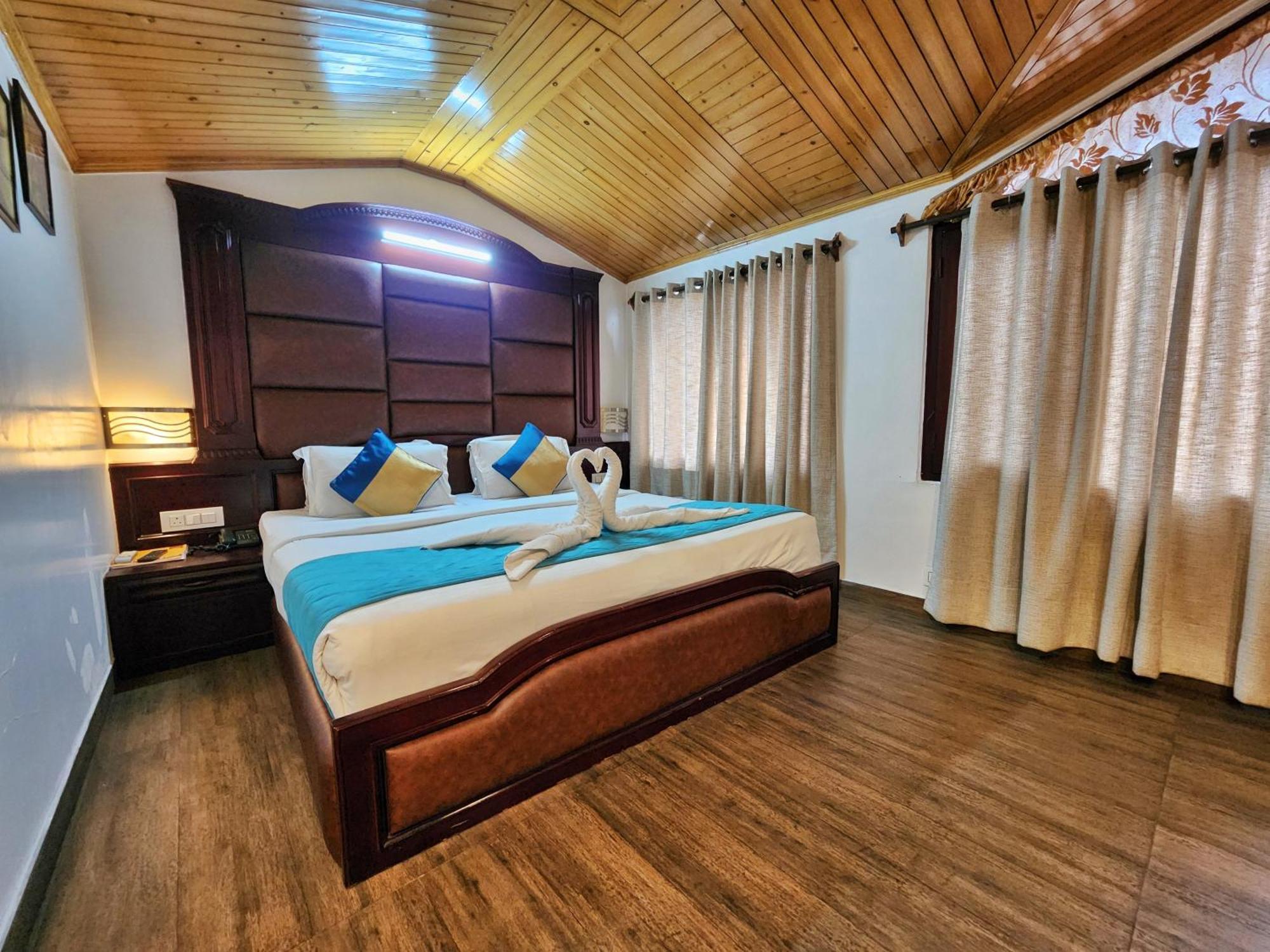 Hotel Surya Шімла Екстер'єр фото
